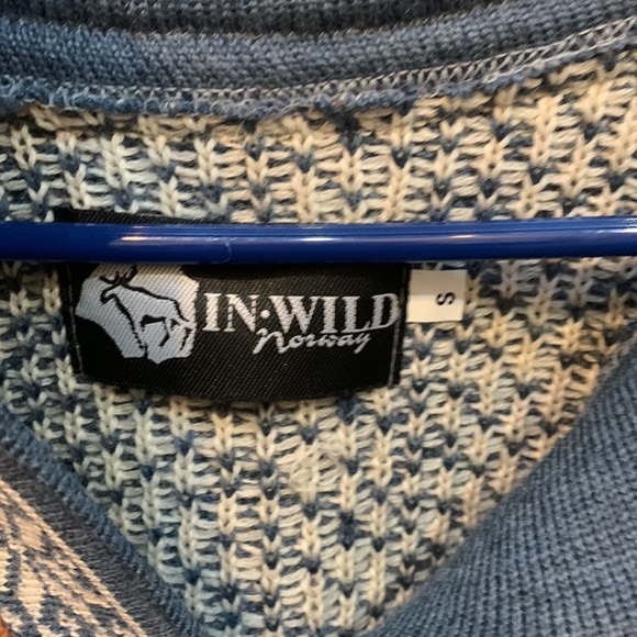 In-wild wool ski sweater. Blue and white with leather details. - Picture 3 of 7